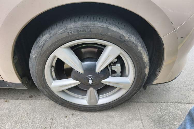 Used ORA Good Cat 2021 400km Standard Range Venus Edition Lithium-Ion Battery Right Front Wheel Hub