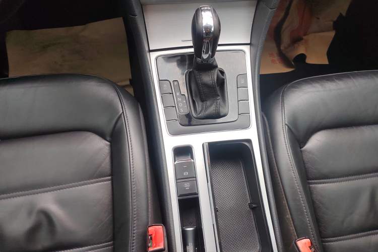 Used Volkswagen Passat 2015 1.8TSI DSG Prestige Edition
