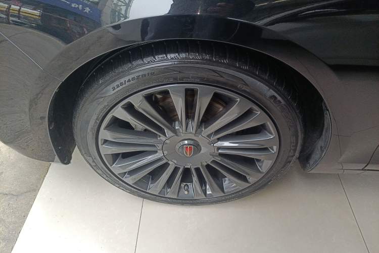 Used Hongqi H5 2020 1.8T Automatic Smart Connect Flagship Edition Left Front Wheel Hub