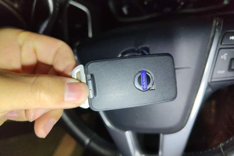 Used Volvo XC60 2015 T5 Smart Upgrade Model
