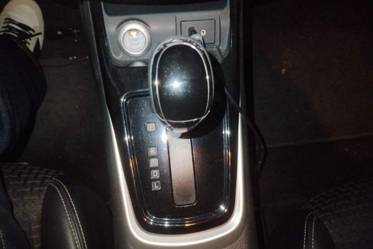 Used Nissan Tiida 2016 1.6L CVT Smart Drive Edition Gear Lever