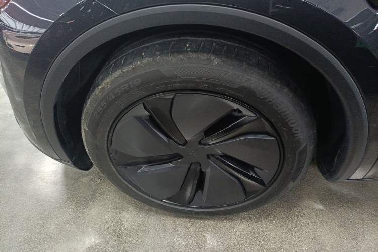 Used Tesla Model Y 2025 Long-Range All-Wheel Drive First Edition