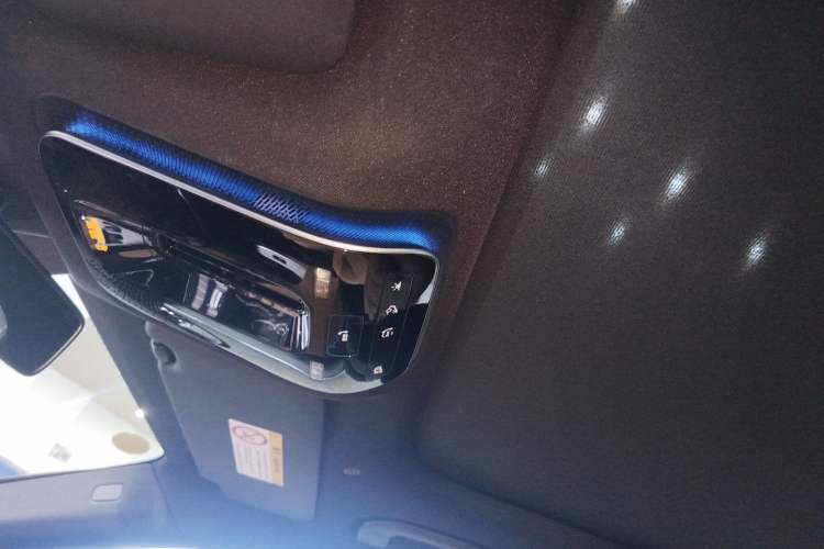 Used Mercedes-Benz E-Class New Energy 2024 E 350 e L Plug-in Hybrid Sedan
