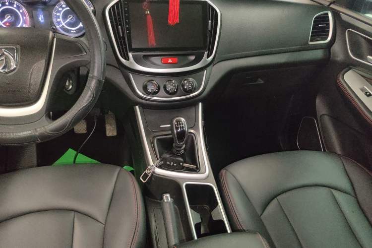 Used Baojun 560 2016 1.5T Manual Comfort Edition
