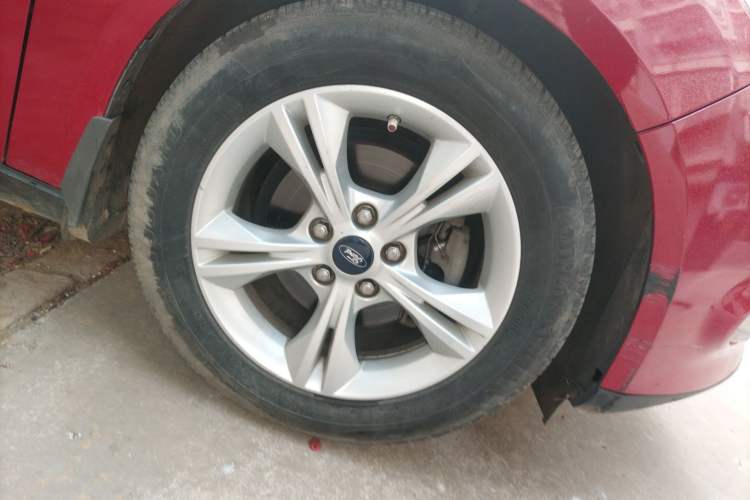 Used Ford Focus 2012 Hatchback 1.6L Manual Fashion Edition
