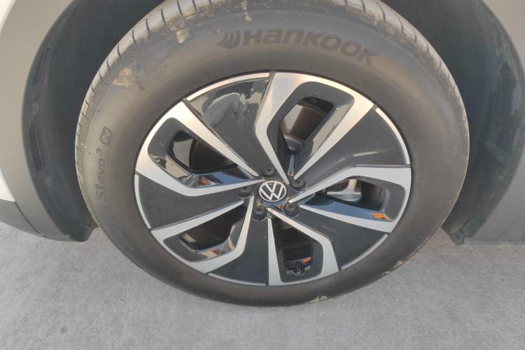 Used Volkswagen ID.4 X 2024 Pure & Smart Edition Left Front Wheel Hub