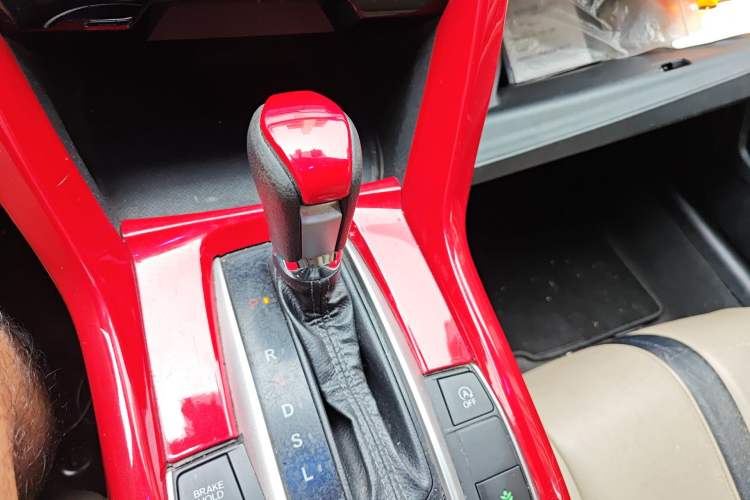 Used Honda Civic 2016 220TURBO CVT Luxury Edition Gear Lever