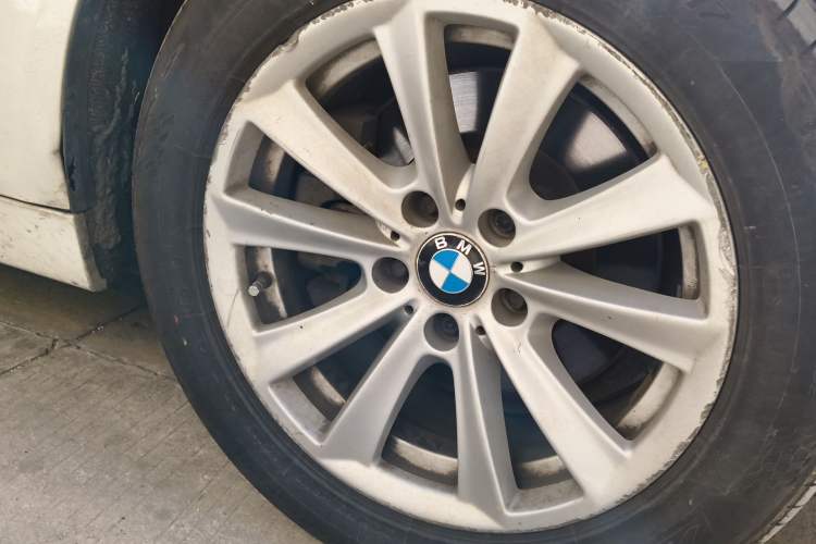 Used BMW 5 Series 2013 525Li Leading Model