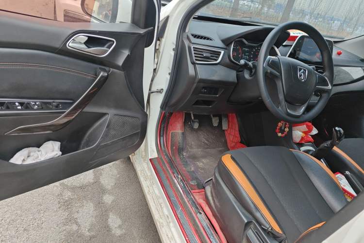 Used Baojun 310 2016 1.2L Manual Fashionable Edition
