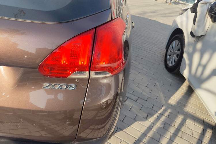 Used Peugeot 2008 2014 1.6L Automatic Trend Edition Exterior 6