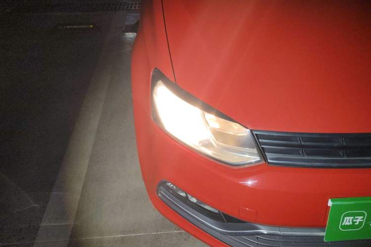 Used Volkswagen Polo 2014 1.6L Automatic Comfort Edition Right Front Headlight