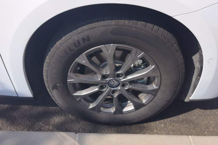 Used BYD Qin L 2025 DM-i Smart Drive 80KM Leading Model
