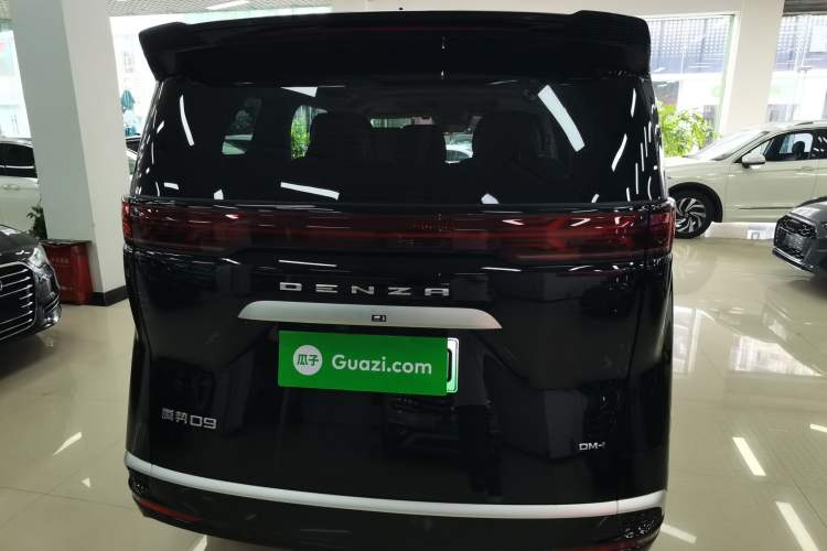 Used Denza D9 2024 DM-i 970 Luxury Model
