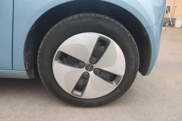 Used ORA Black Cat 2019 351 km Fun Edition Right Front Wheel Hub