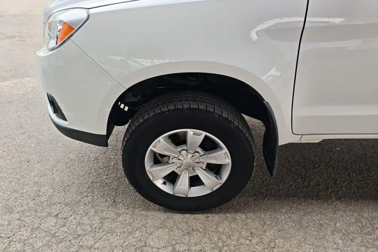 Used JAC Group T6 2022 2.0T Diesel Two-Wheel Drive Engineering Version with Long Wheelbase Exterior 4