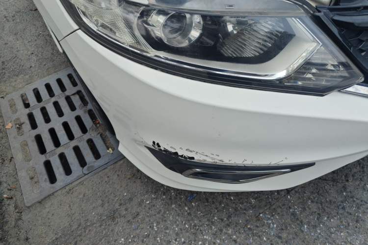 Used Honda Jade 2014 1.8L Automatic Comfort Elite Version 5 Seats Right Front Headlight