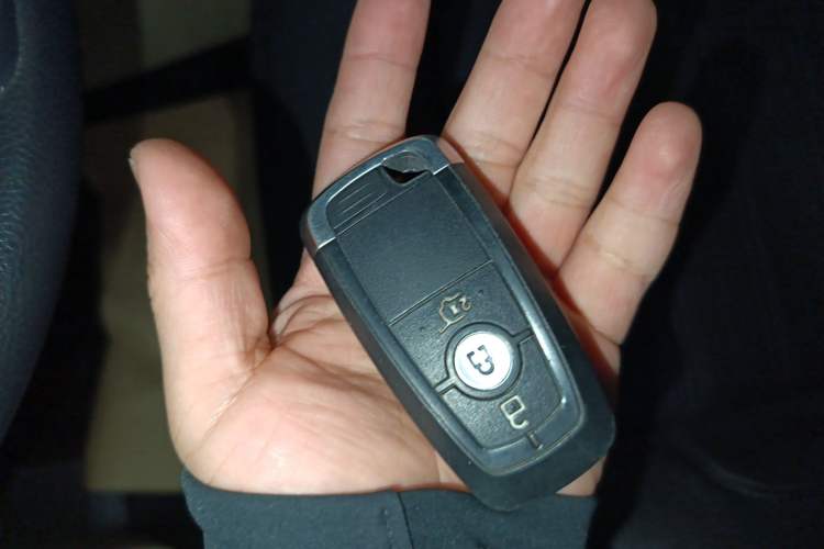 Used Ford Edge 2020 EcoBoost 245 Two-Wheel-Drive Titanium 5-Seater
