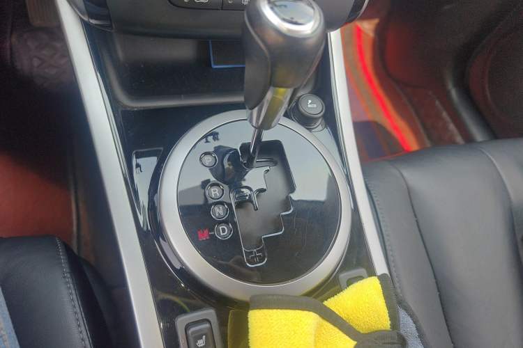 Used Mazda CX-7 2014 2.5L 2WD Luxury Edition Gear Lever