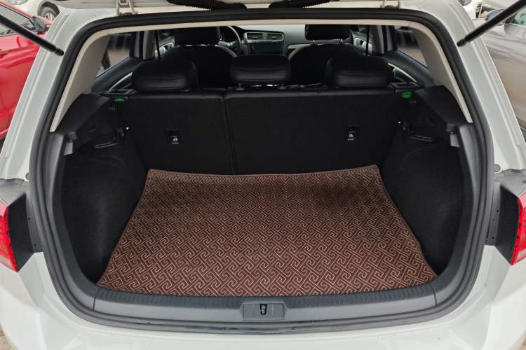 Used Volkswagen Golf 2020 200TSI DSG Comfortable and Ambitious Edition
