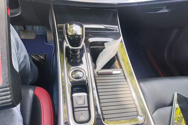 Used SOL X8 2021 300T DCT Luxury Smart Connect Edition 6 Seats