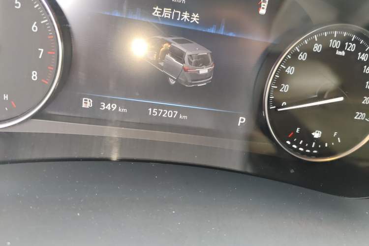 Used Buick GL8 2021 Land Cruiser Executive Class 652T Luxury Model Odometer Close Up