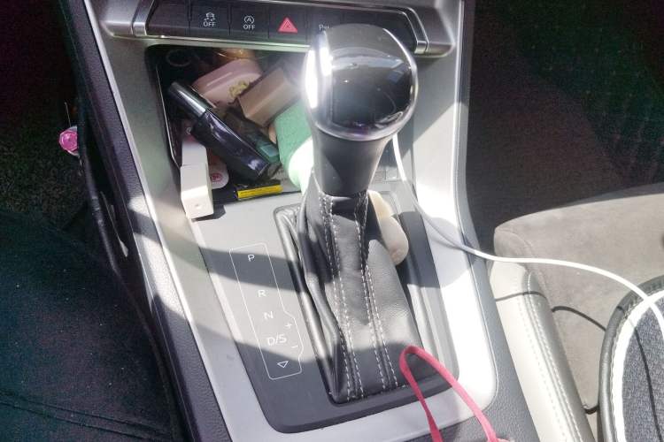 Used Audi Q3 2019 35 TFSI Advanced Dynamic Edition Gear Lever