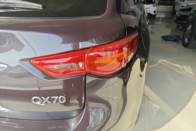Used Infiniti QX70 2013 3.7L Standard Edition
