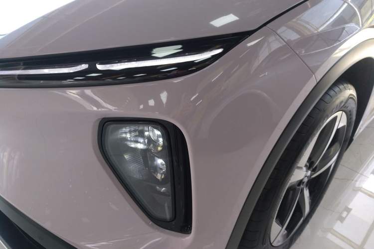 Used Nio ES6 2024 75 kWh Left Front Headlight