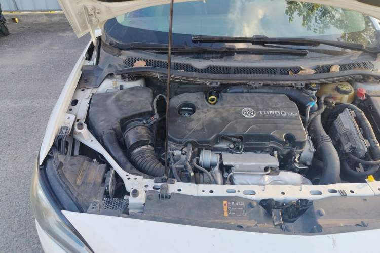 Ojetý Buick Verano 2017 Sedan 20T Dual-Clutch Leading Model