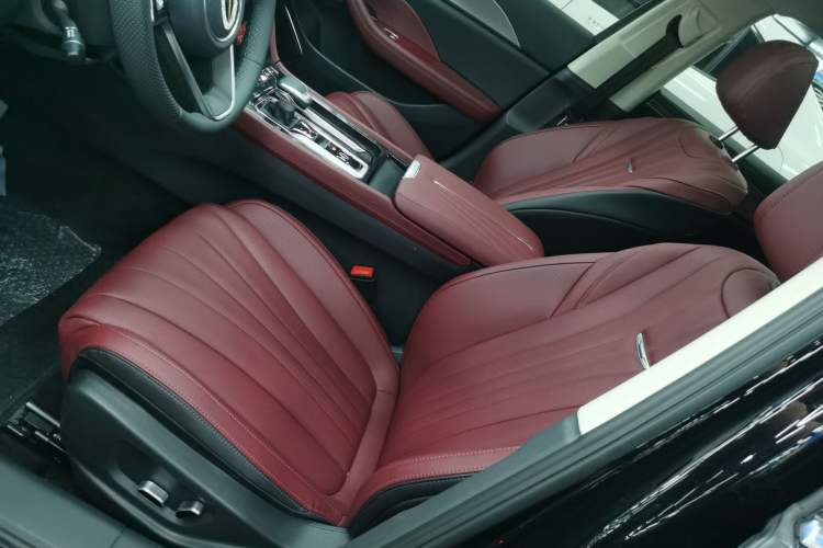 Used Hongqi H5 2023 1.5T DCT Smart Connect Flagship Edition