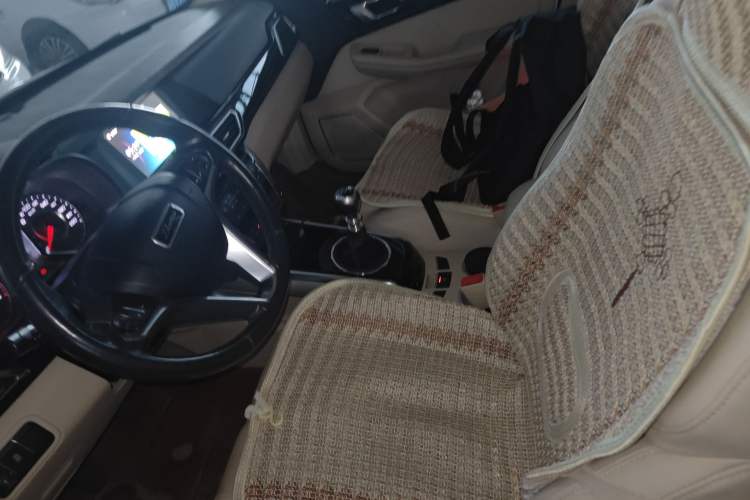 Used Zotye Domy X5 2017 Upgraded Model 1.5T Manual Luxury Version Left Front Seat