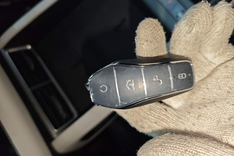 Used BYD Yuan UP 2025 Model 301KM Leading Version