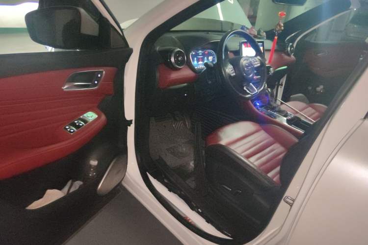 Used MG HS 2018 30T Automatic All-Wheel Drive Trophy Hormone-Infused Version China V Standard Driver Seat