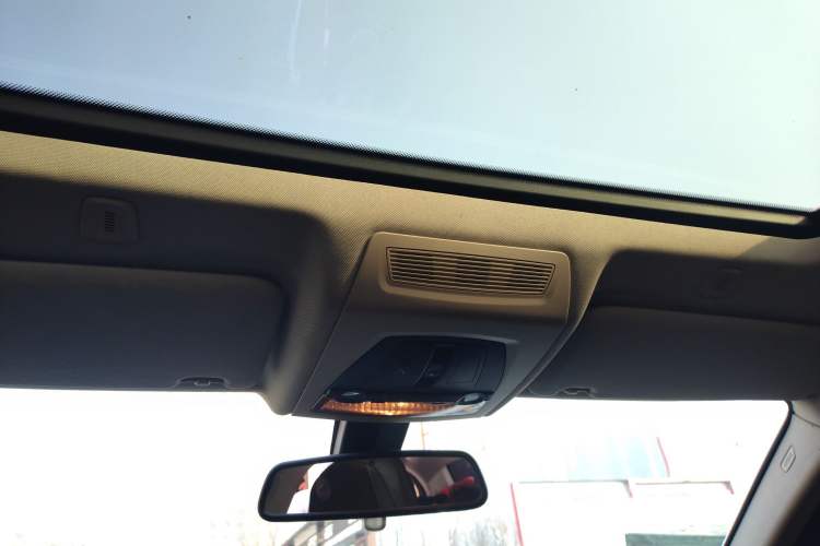 Used BMW 5 Series 2014 525Li Luxury Design Package
