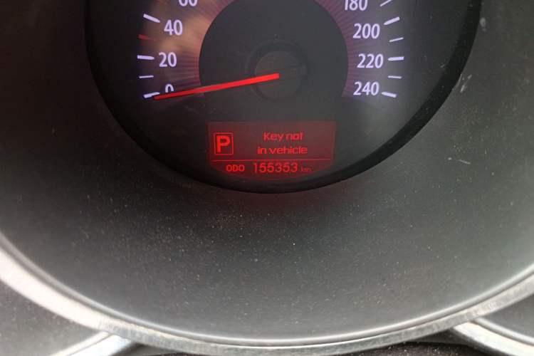 Used Kia Sorento 2012 2.2T Diesel Supreme Edition Odometer Close Up