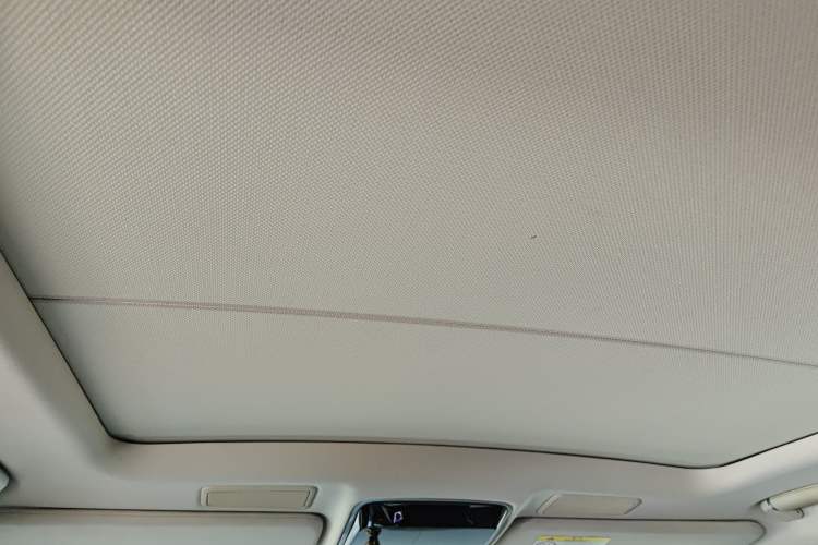 Used Land Rover Range 2022 3.0 L6 400 PS Classic Extended Version Headliner