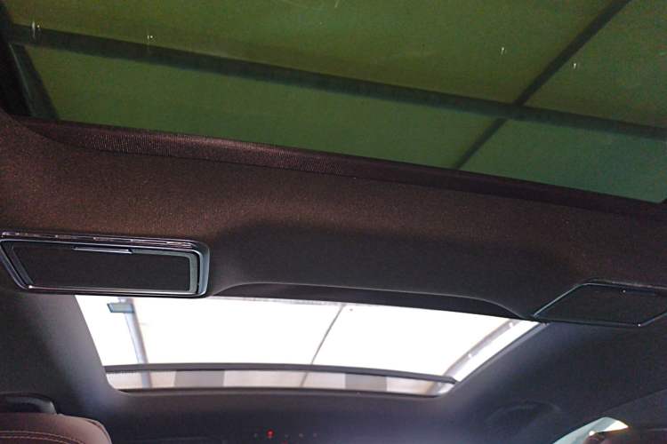 Used Mercedes-Benz GLC 2022 Refreshed GLC 260 L 4MATIC Dynamic Edition
