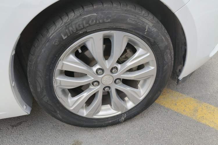 Used Buick GT 2018 15T Dual-Clutch Elite Model China V Standard Right Front Wheel Hub