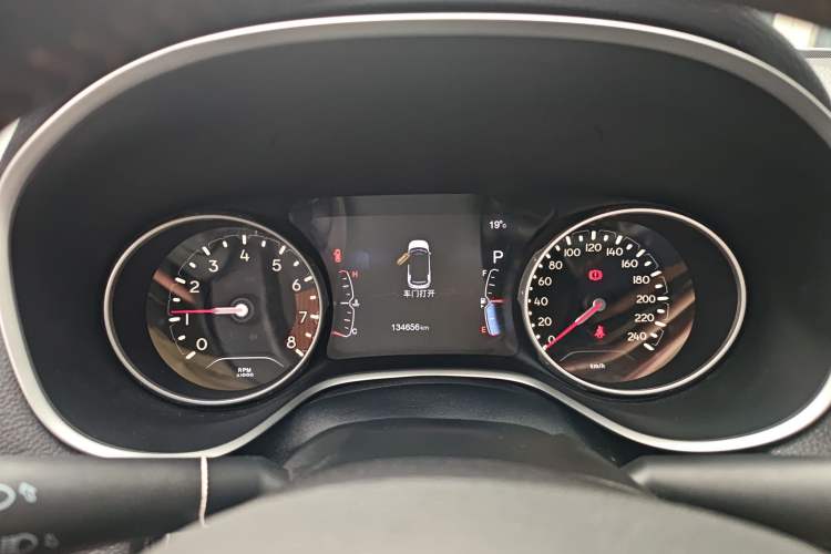 Used Jeep Compass 2017 200T Automatic Family Edition
