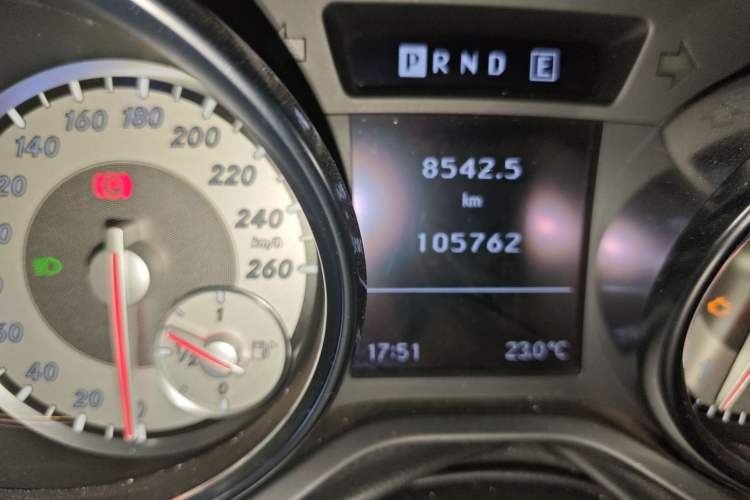 Used Mercedes-Benz SLK-Class 2011 SLK 200 Fashion Model