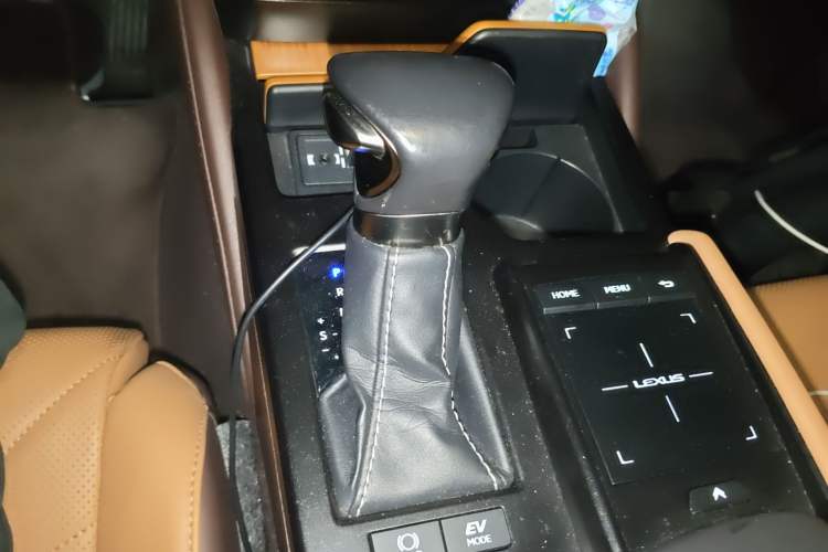 Used Lexus ES 2018 300h Premium Edition China V Standard
