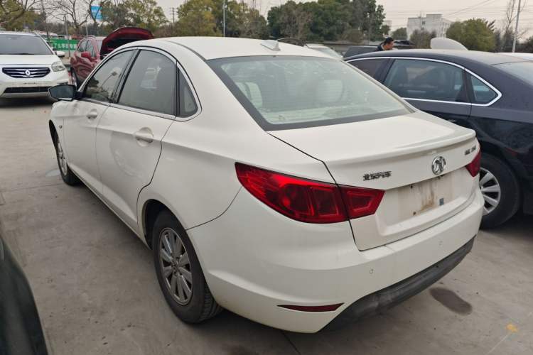 Used BAIC Senova D50 2014 1.5L manual standard version

