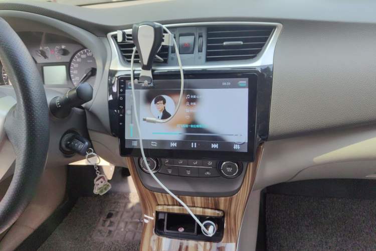 Used Nissan Sylphy 2012 1.6 XL Manual Luxury Edition Audio And AC Panel