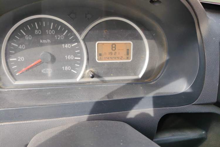 Used BAIC Weiwang 306 2011 1.3L luxury version 8 seats
