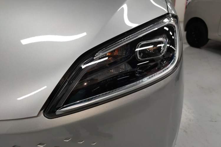 Used Wuling Hongguang New Energy 2025 Extended-Range Hybrid 50KM Comfort Version Left Front Headlight