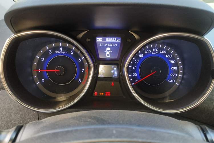 Used Hyundai Elantra (5th Generation / Langdong) 2015 1.6L Manual Leading Model