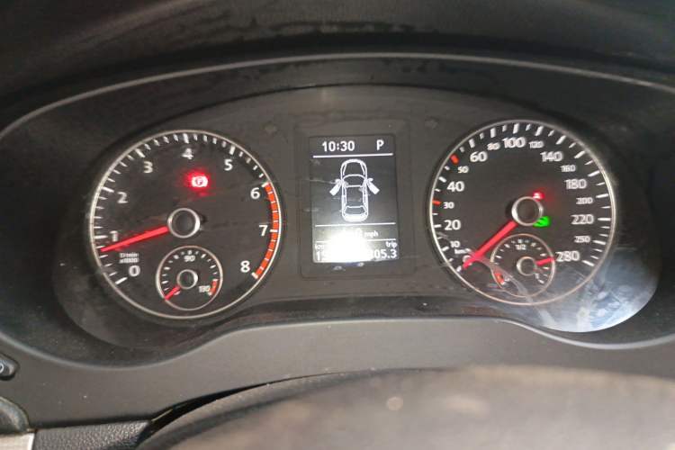 Used Volkswagen Sagitar 2012 1.4TSI Automatic Luxury Edition Instrument Cluster