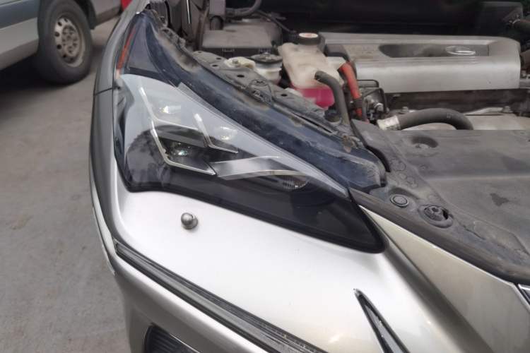 Used Lexus NX 2018 300h All-Wheel-Drive FENGZHI Edition China V Emission Standard Right Front Headlight