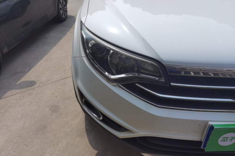 Used FAW Senya R7 2017 1.6L Manual Luxury Model Right Front Headlight