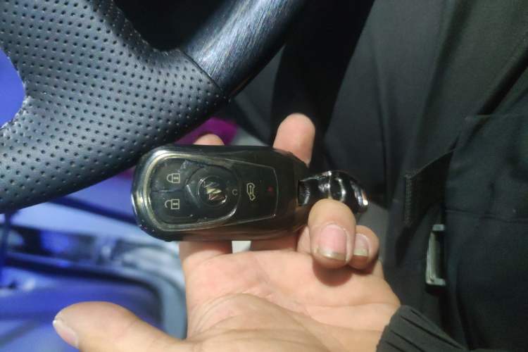 Used Buick GL8 2022 ES Landtrek 653T Comfort Edition